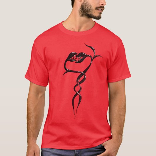 赤と黒のゴシック様式のヘビ Tシャツ (正面)