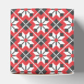 赤と黒のシームレスクロスステッチのパターン フェイバーボックス (上部)