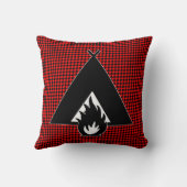 赤と黒のチェッカーボード上のキャンプファイアとテント クッション (裏面)