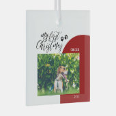 赤と黒の子犬のポーのペットの初めてのクリスマス写真 ガラスオーナメント (正面右)