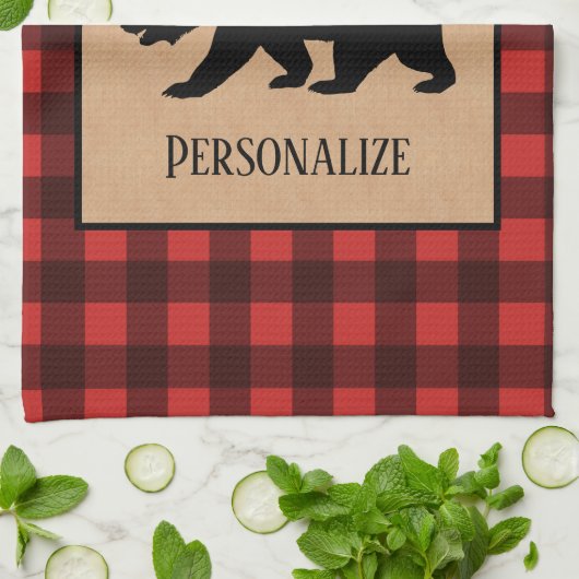 赤と黒の格子縞に黒い熊パーソナライズされた キッチンタオル (折り畳み)