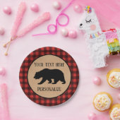 赤と黒の格子縞に黒い熊パーソナライズされた ペーパープレート (パーティー)