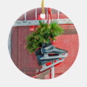 赤と黒の氷がドアの上でスケート セラミックオーナメント (裏面)