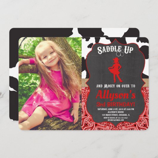 赤と黒の西洋女性のカーボーイの写真娘誕生日 招待状 (正面/裏面)