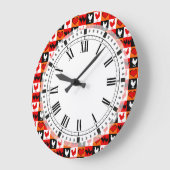 赤と黒の鶏の鶏とハートパターン ラージ壁時計 (傾斜)