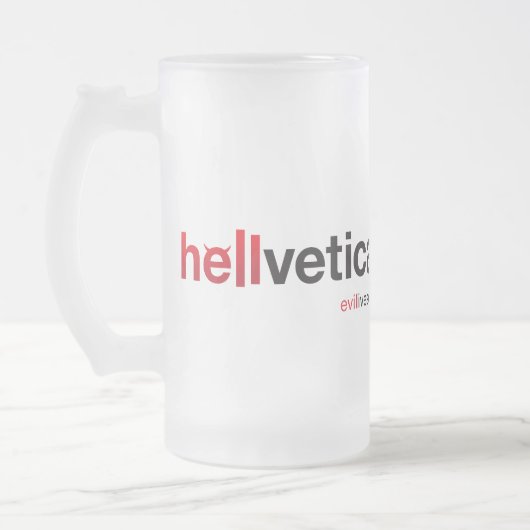 赤と黒のHelveticaロゴ フロストグラスビールジョッキ (左)