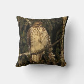 赤によって後につかれるタカ クッション (裏面)