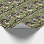 赤によって後につかれるタカ ラッピングペーパー (角)