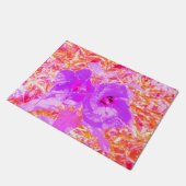 赤に紫とホットピンクの梅熱狂するハイビスカス ドアマット (アングル)