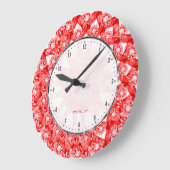 赤のひし形プリント幾何模様 ラージ壁時計 (傾斜)