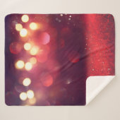 赤のグリッターヴィンテージライトの背景。デフォーカス シェルパブランケット (正面(横))