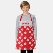 赤のスノーフレークオーナメント エプロン (着用した状態)