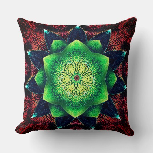 赤の上に派手で粗い緑がかったデジタルフラワー クッション (正面)