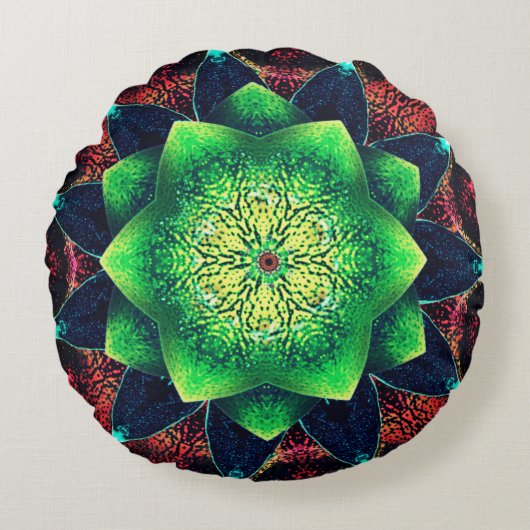 赤の上に派手で粗い緑がかったデジタルフラワー ラウンドクッション (正面)