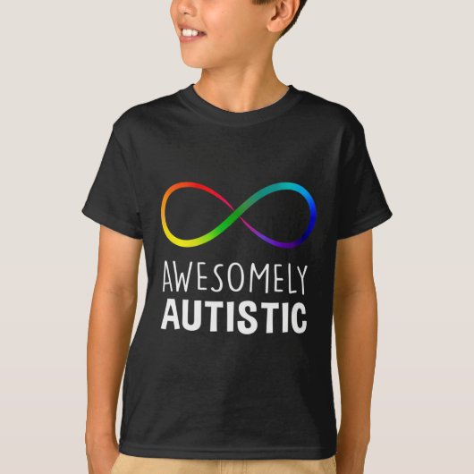 赤の代わりに自閉症の素晴らしい自閉症の無限 Tシャツ (正面)