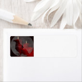 「赤の呪文の下に」 ラベル (インサイチュ)