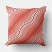 赤の濃淡のレイヤードライン装飾用クッション クッション (正面)