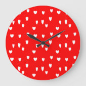 赤の白いハートパターン ラージ壁時計 (正面)