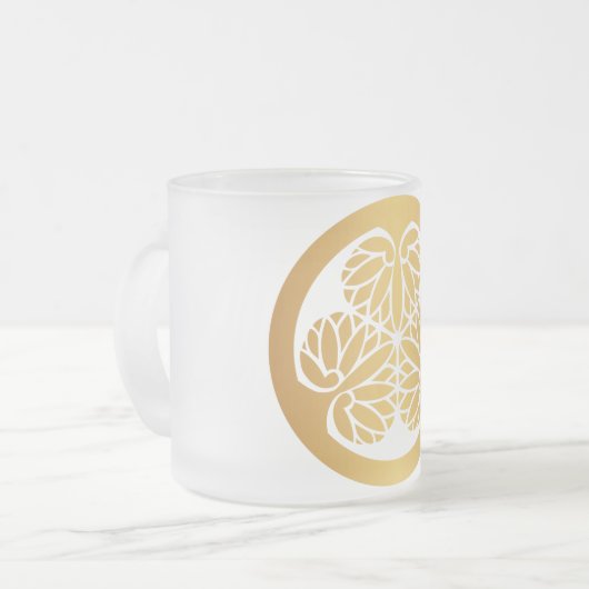 赤のTokugawa Aoiの日本人の月曜日の家紋の金ゴールド フロストグラスマグカップ (正面左)