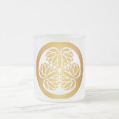 赤のTokugawa Aoiの日本人の月曜日の家紋の金ゴールド フロストグラスマグカップ (中央)