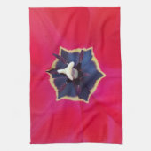 赤はっきりしたチューリップ花マクロ自然写真 キッチンタオル (縦)