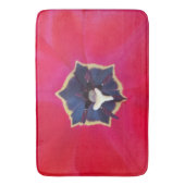 赤はっきりしたチューリップ花マクロ自然写真 バスマット (正面縦)