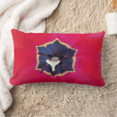 赤はっきりしたチューリップ花マクロ自然写真 ランバークッション (ブランケット)