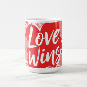 赤はっきりしたピンク「愛は答え」グラフィックティー コーヒーマグカップ (中央)