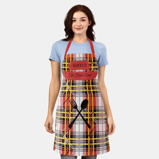 赤はっきりした料理器パーソナライズされた付き格子板 エプロン (着用した状態)