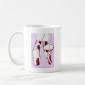 赤はバレエのスリッパに蹄鉄を打ちます コーヒーマグカップ (左)