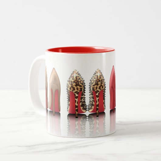 赤はヒョウ、散りばめられる黒の小剣に底を付けます ツートーンマグカップ (正面左)