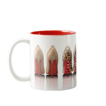 赤はヒョウ、散りばめられる黒の小剣に底を付けます