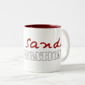 赤はロゴのマグを紙やすりで磨きます ツートーンマグカップ (正面右)