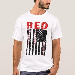 赤は皆を配置された旗メンズワイシャツ覚えています Tシャツ
