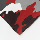 赤は迷彩柄を尾行します フリースブランケット (角)