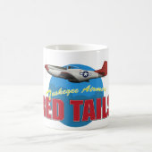 赤はP-51のTuskegeeのパイロットの後につきます コーヒーマグカップ (中央)