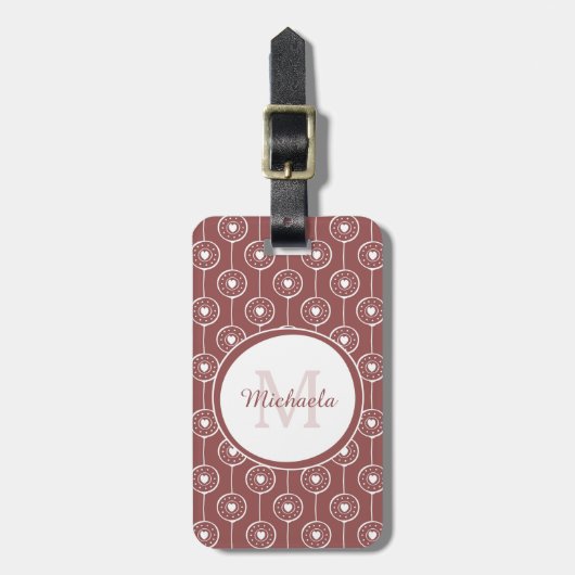 赤みがかっスタイリッシュた茶色のハートのモノグラムと名前 ラゲッジタグ (正面縦)