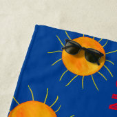 赤みを帯びたオレンジ色の夕焼けの夏 ビーチタオル (インサイチュ)
