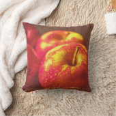"赤りんご果実のスタック"かわいい写真。買今 クッション (ブランケット)