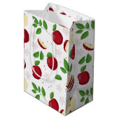 赤りんご、花、緑のパターン ミディアムペーパーバッグ (裏面アングル)