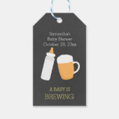 赤ん坊がビールのグラスの赤ん坊ボトルギフトタグを醸造している ギフトタグ (正面)