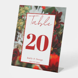 赤エレガントいバラが花を咲かせ結婚る 台座サイン