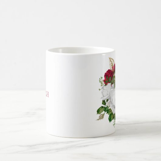 赤エレガントい白いバラの花束の名前 コーヒーマグカップ (中央)