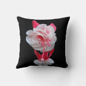 赤エレガントアクセントの白い花枕 クッション (裏面)