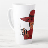 赤エレガント帽子50誕生日 カフェラテマグ (左アングル)