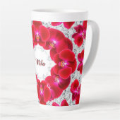 赤エレガント蘭の配置 カフェラテマグ (右アングル)