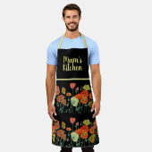 赤オレンジイエローポピー花ポピーフローラアート エプロン (着用した状態)