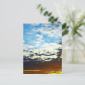 赤オレンジ 青 雲のある夕焼け ポストカード (スタンド正面)