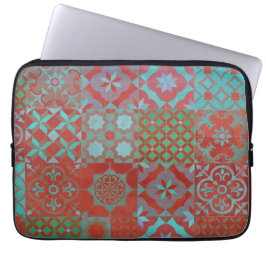 赤カッコいいと青のトレンディーエーゲのタイル ラップトップスリーブ