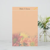 赤カラフル色、黄色、オレンジ色のデイジーの花。 (スタンド正面)